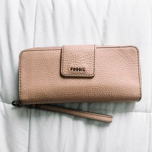 Fossil purse
